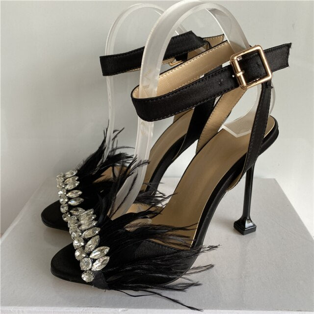 Heeled feathered sandals - Woman | MANGO OUTLET Norway